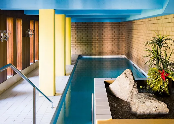 Apartment Skyline 110 *